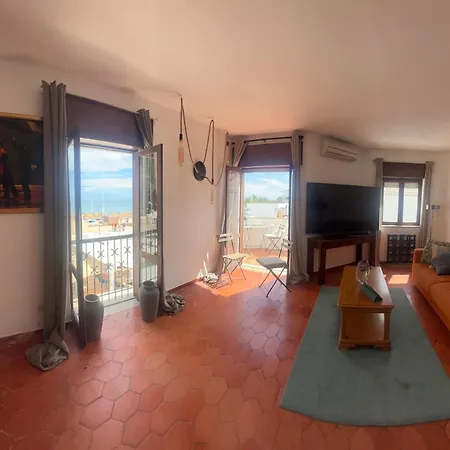 Stunning Penthouse Views In Senhora da Luz